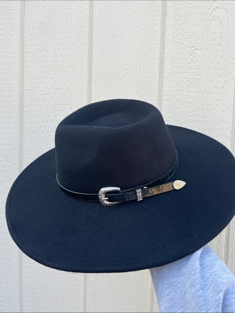 Woman’s Black Wide-Brim Wool Hat with Western Buckle